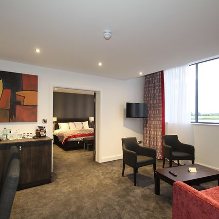 Holiday Inn Huntingdon Racecourse By Ihg Екстер'єр фото