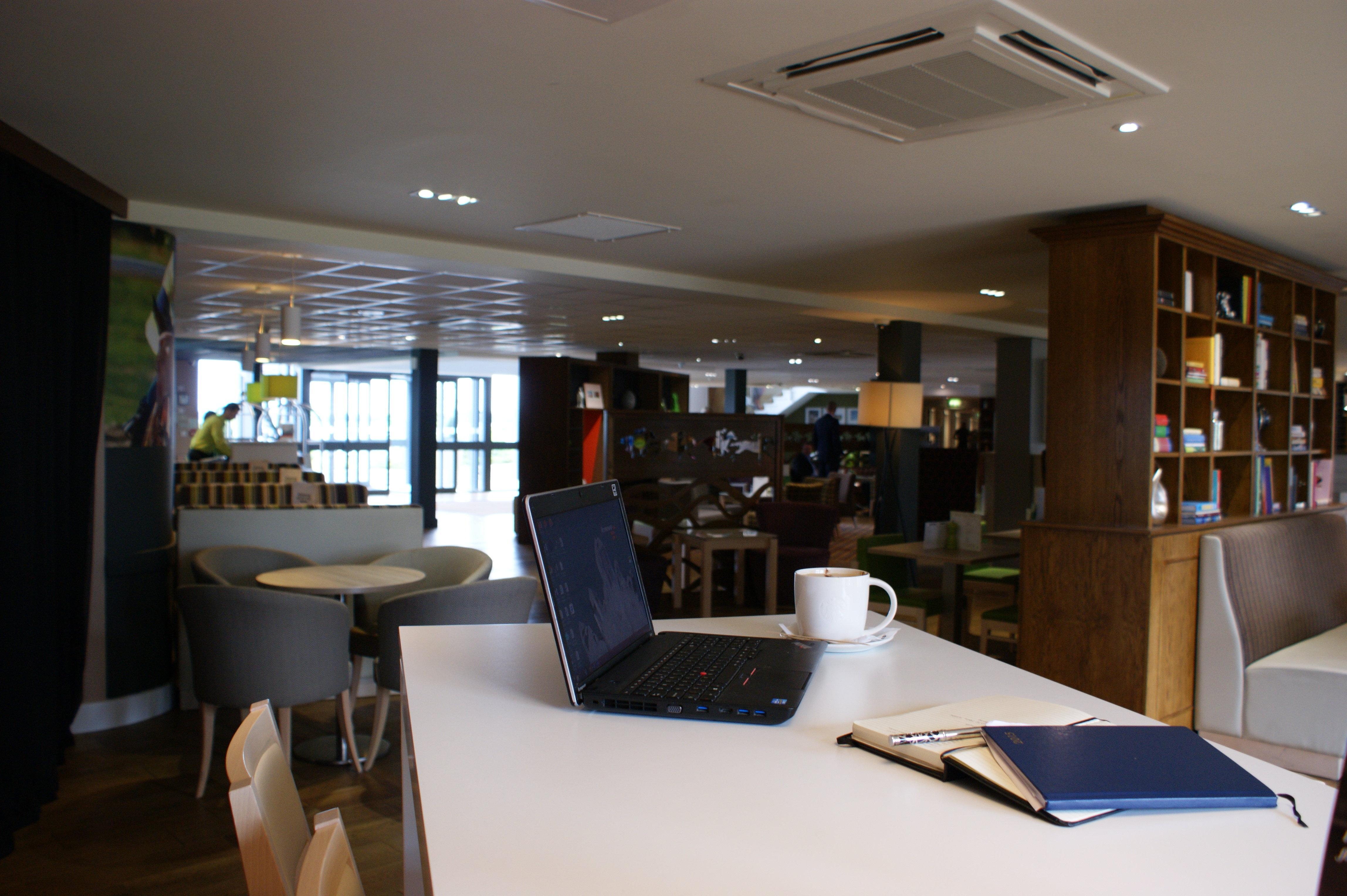 Holiday Inn Huntingdon Racecourse By Ihg Екстер'єр фото
