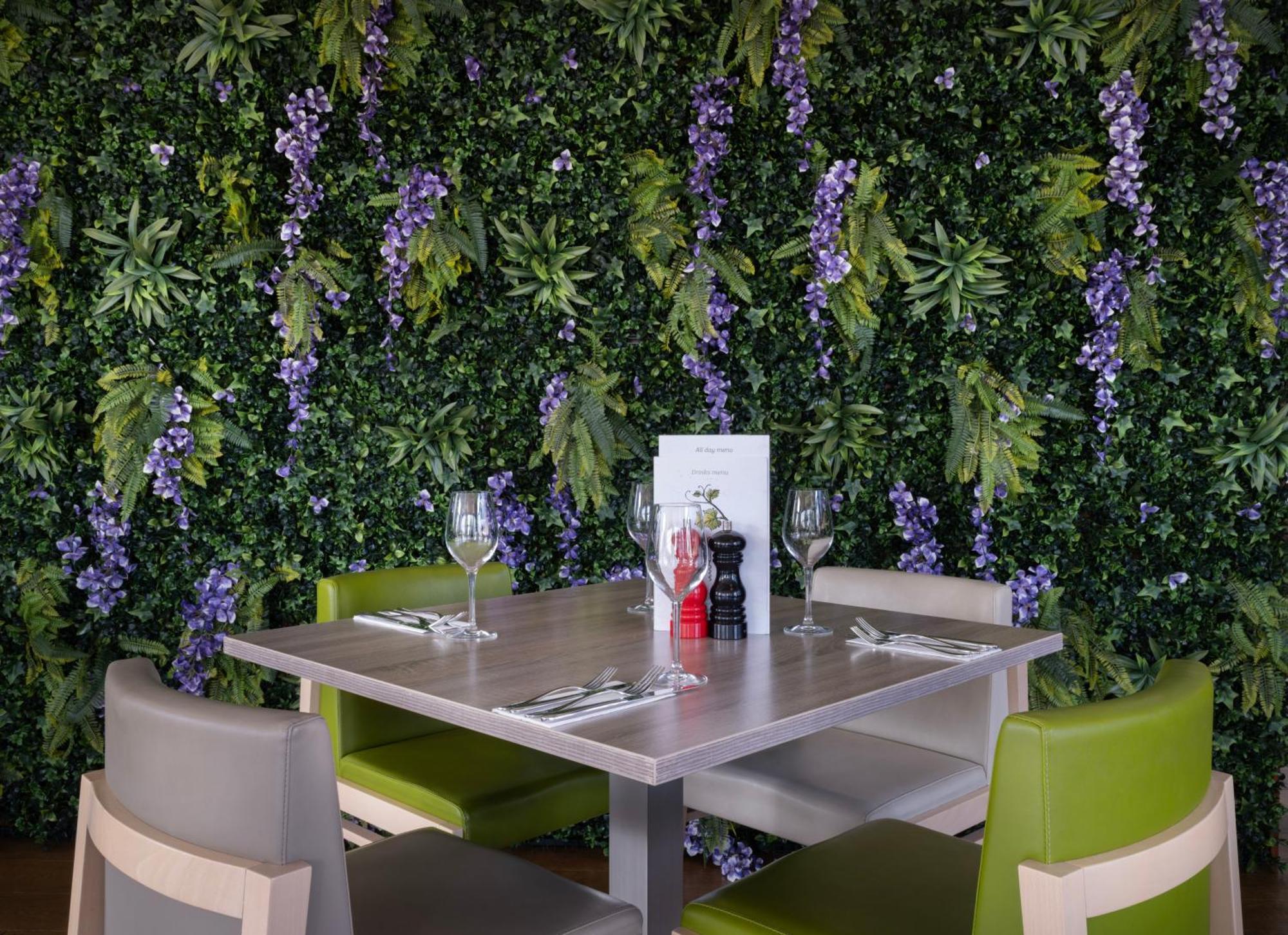 Holiday Inn Huntingdon Racecourse By Ihg Екстер'єр фото