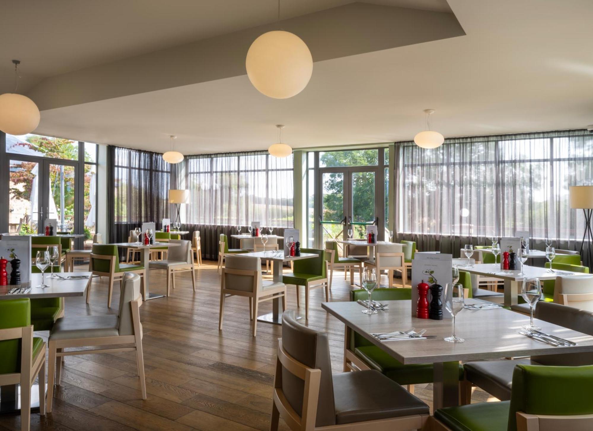 Holiday Inn Huntingdon Racecourse By Ihg Екстер'єр фото