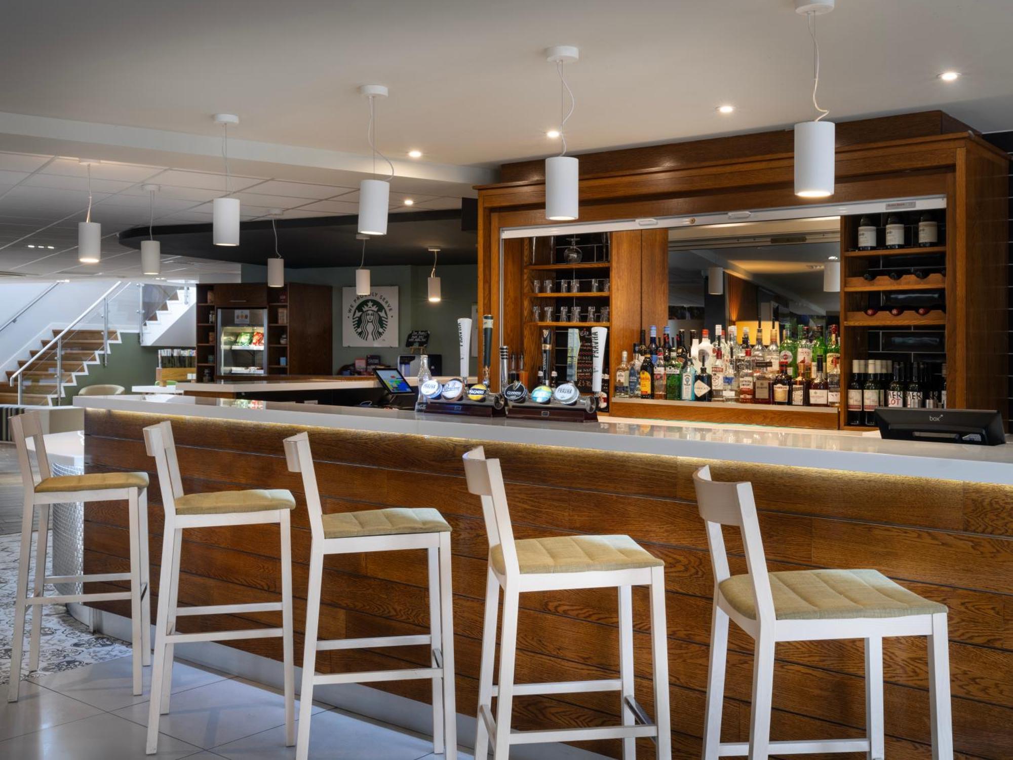 Holiday Inn Huntingdon Racecourse By Ihg Екстер'єр фото