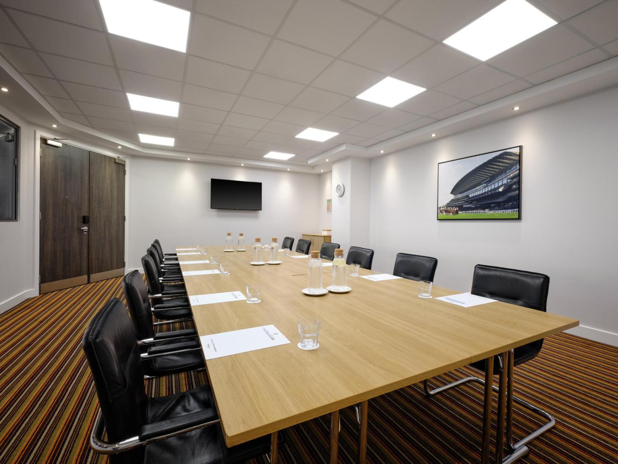 Holiday Inn Huntingdon Racecourse By Ihg Екстер'єр фото