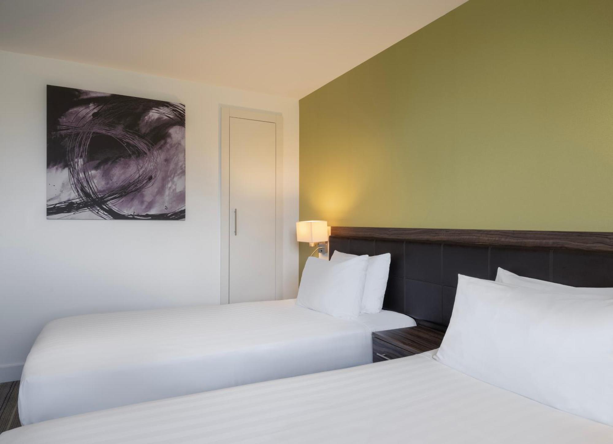 Holiday Inn Huntingdon Racecourse By Ihg Екстер'єр фото