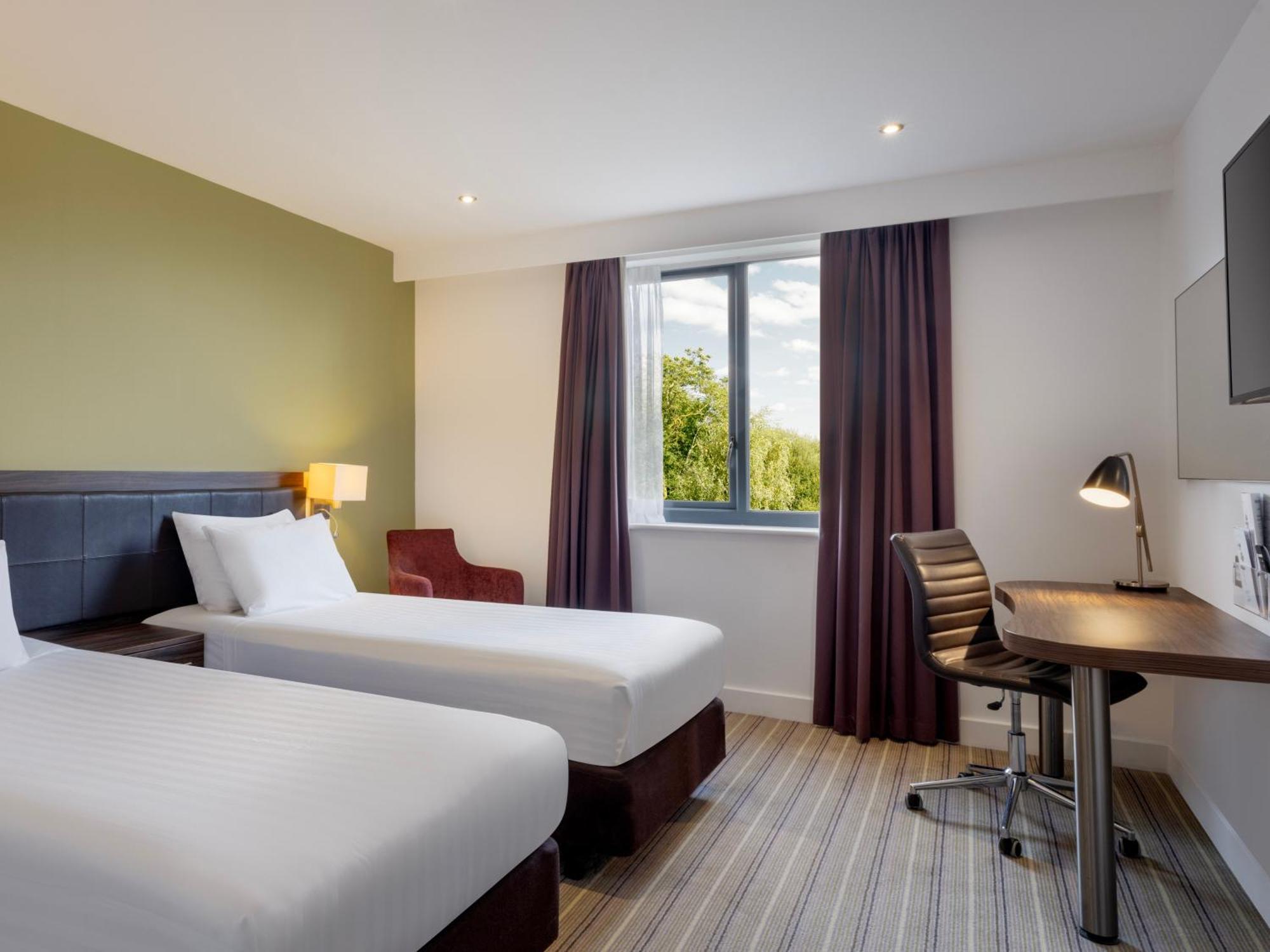 Holiday Inn Huntingdon Racecourse By Ihg Екстер'єр фото