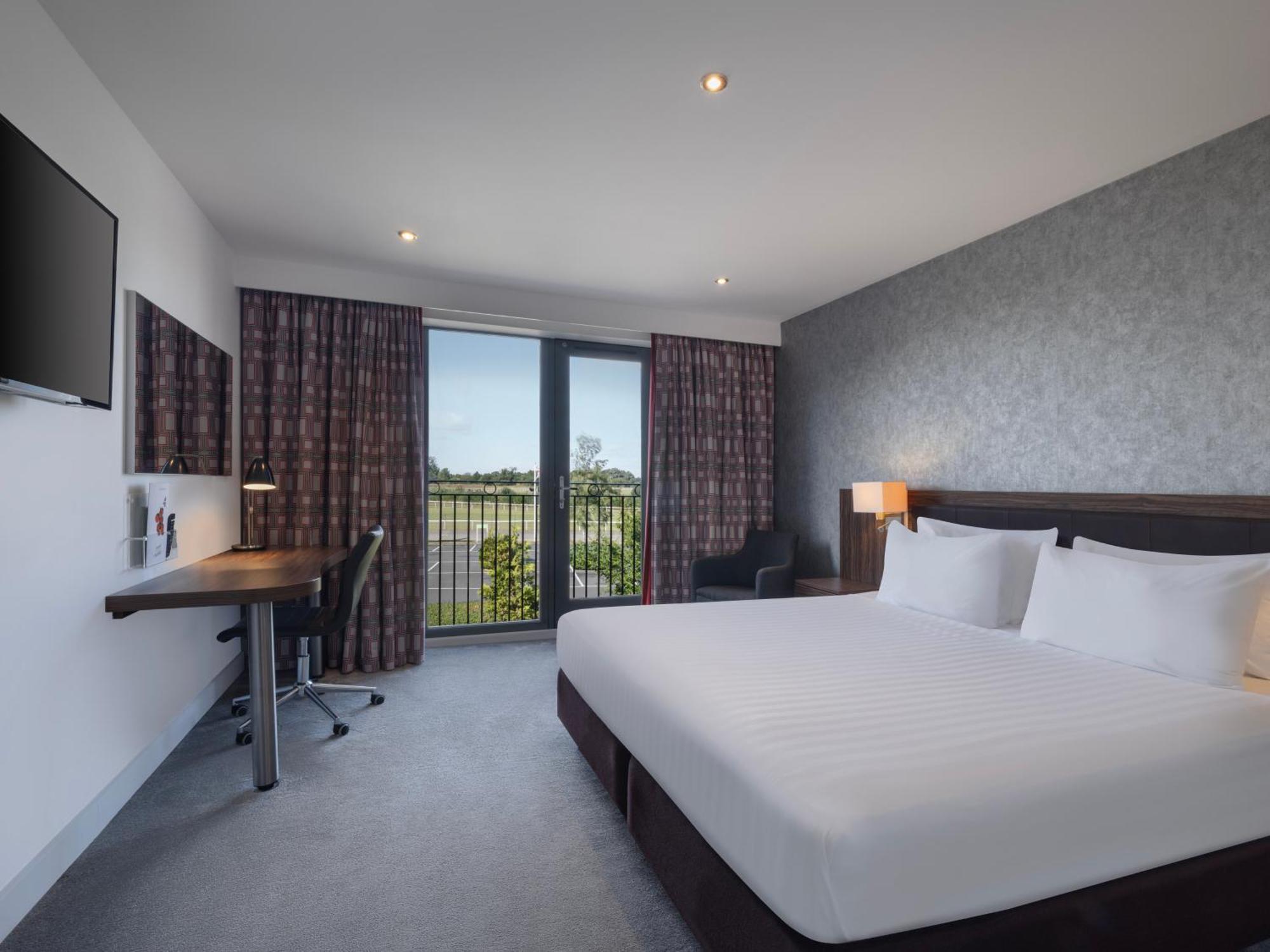 Holiday Inn Huntingdon Racecourse By Ihg Екстер'єр фото