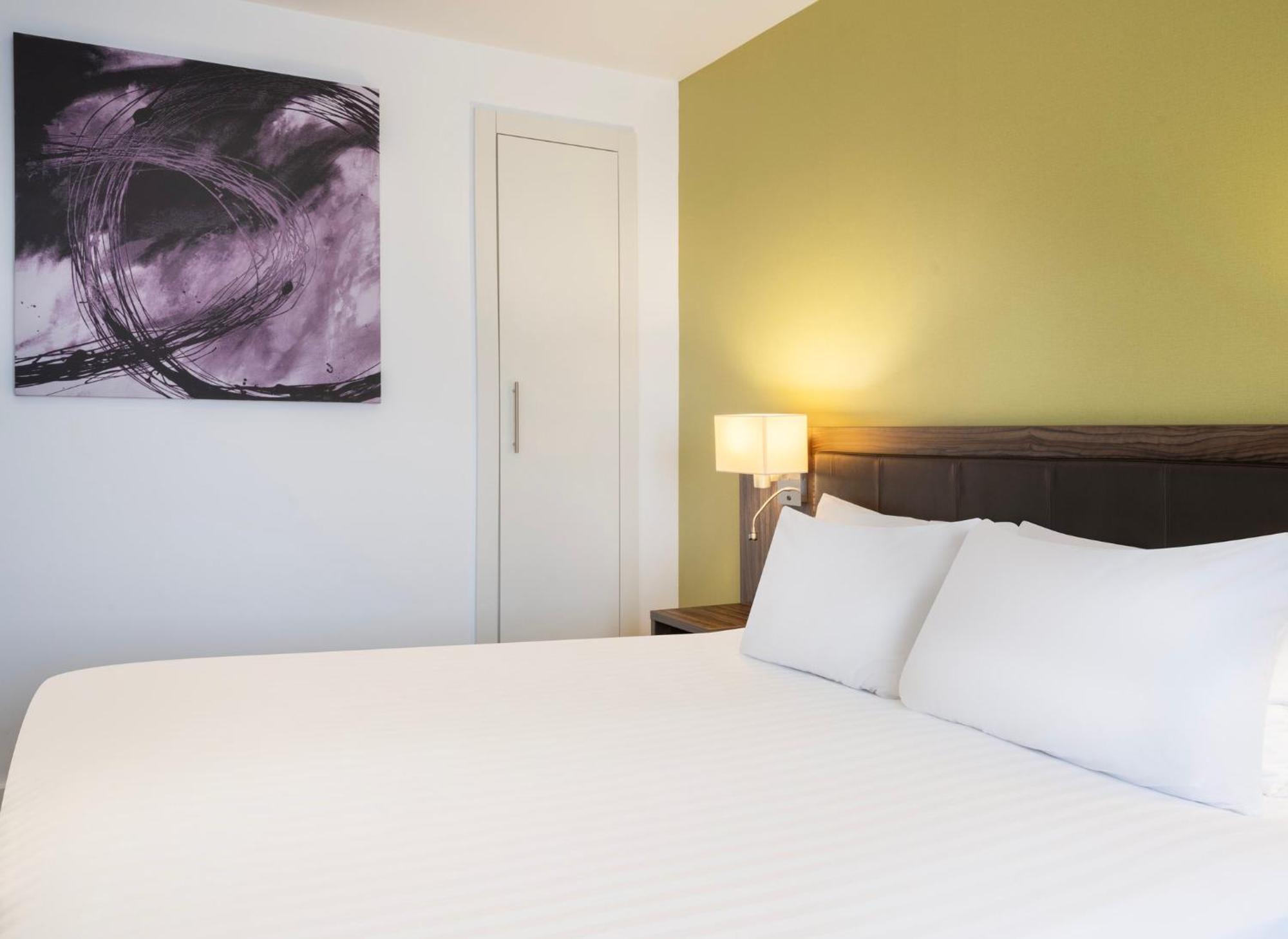 Holiday Inn Huntingdon Racecourse By Ihg Екстер'єр фото