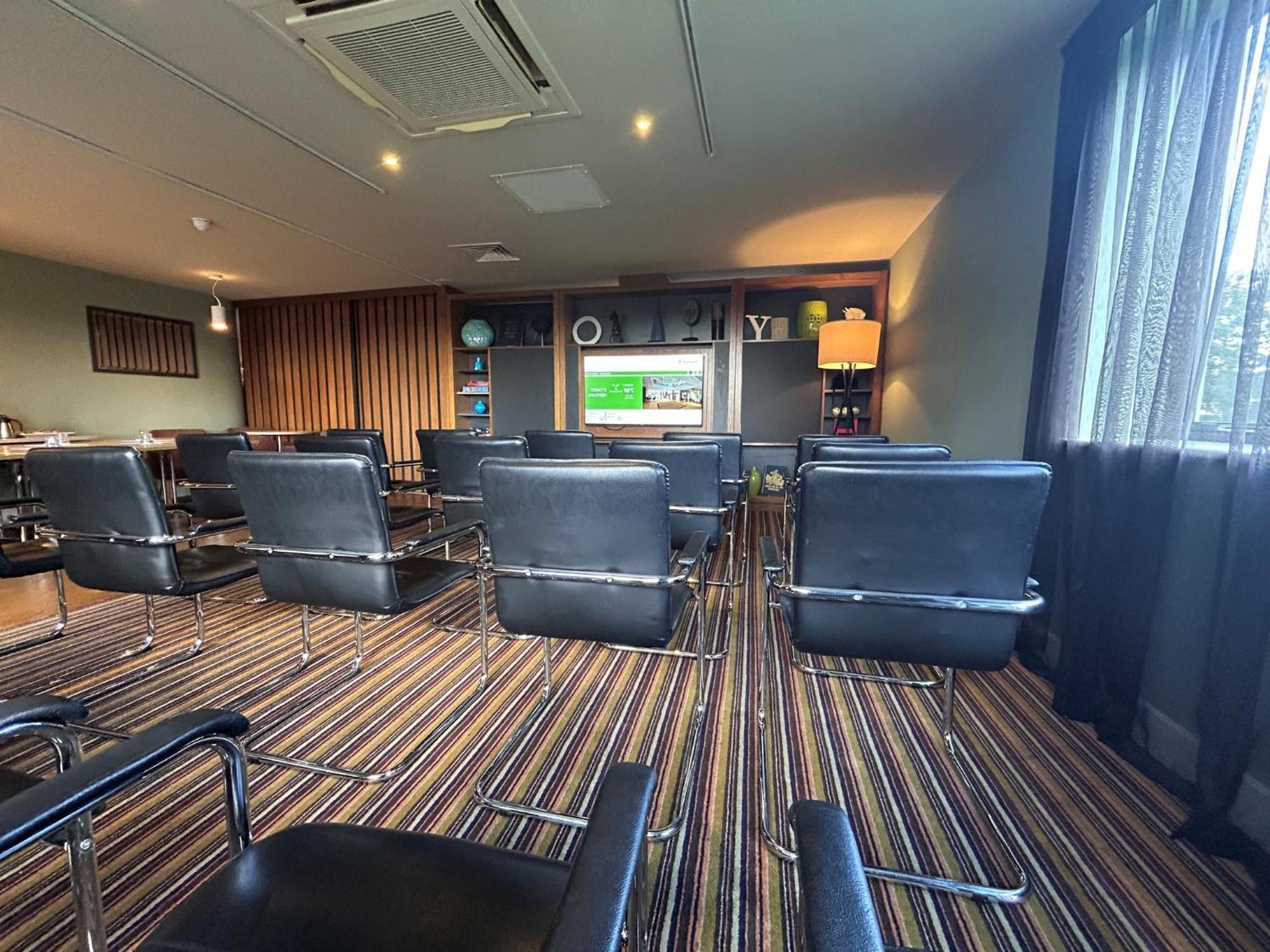 Holiday Inn Huntingdon Racecourse By Ihg Екстер'єр фото