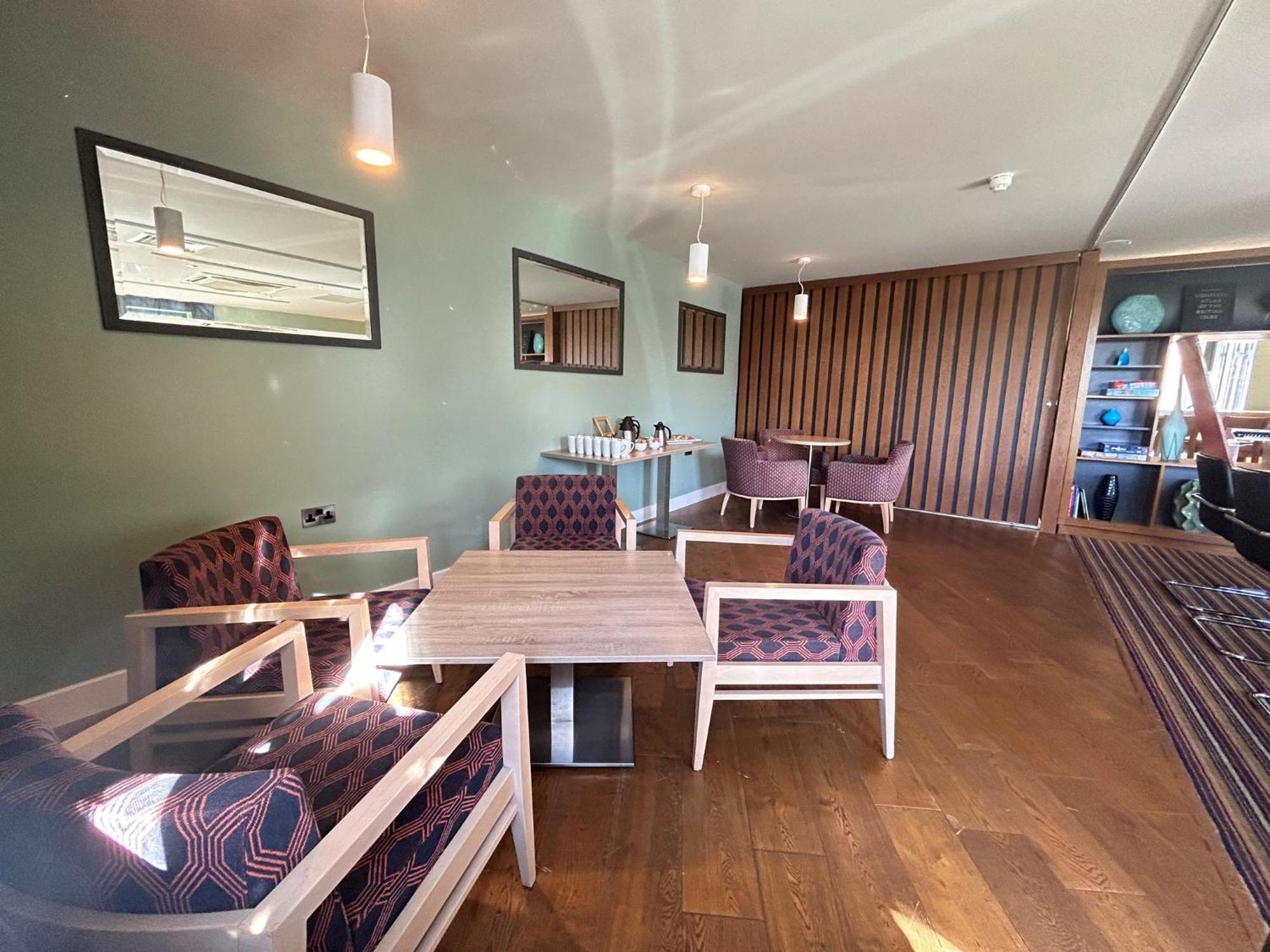 Holiday Inn Huntingdon Racecourse By Ihg Екстер'єр фото