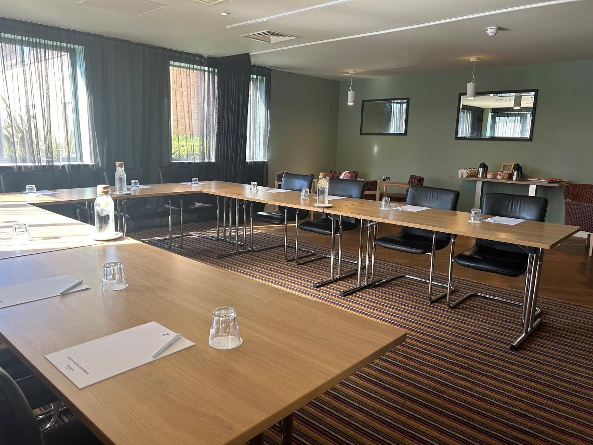 Holiday Inn Huntingdon Racecourse By Ihg Екстер'єр фото
