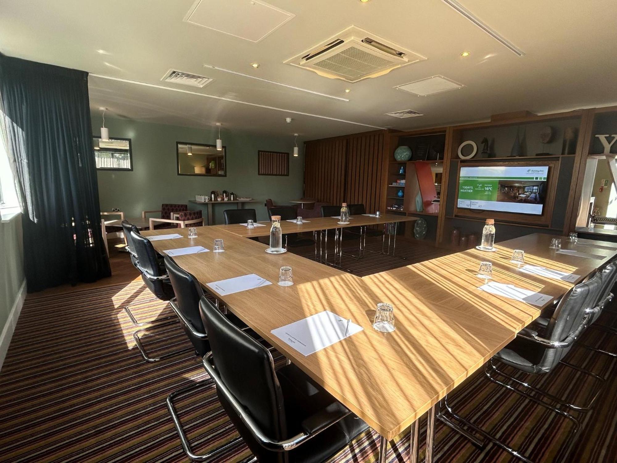 Holiday Inn Huntingdon Racecourse By Ihg Екстер'єр фото